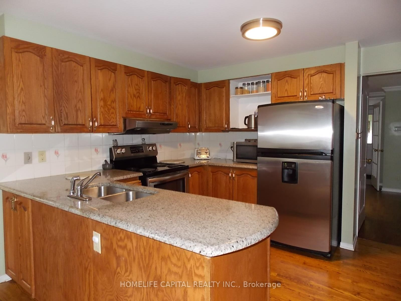 Photo 12 of 1804 Robinwood Place, Ottawa, Chapel Hill — HOMEH