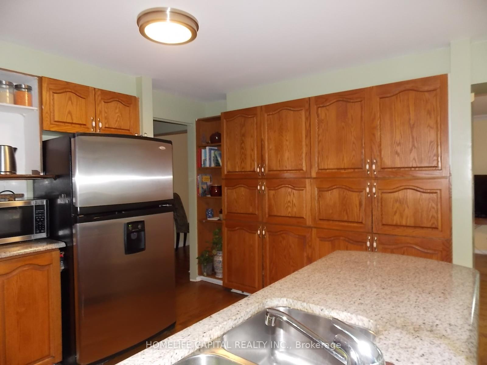 Photo 13 of 1804 Robinwood Place, Ottawa, Chapel Hill — HOMEH