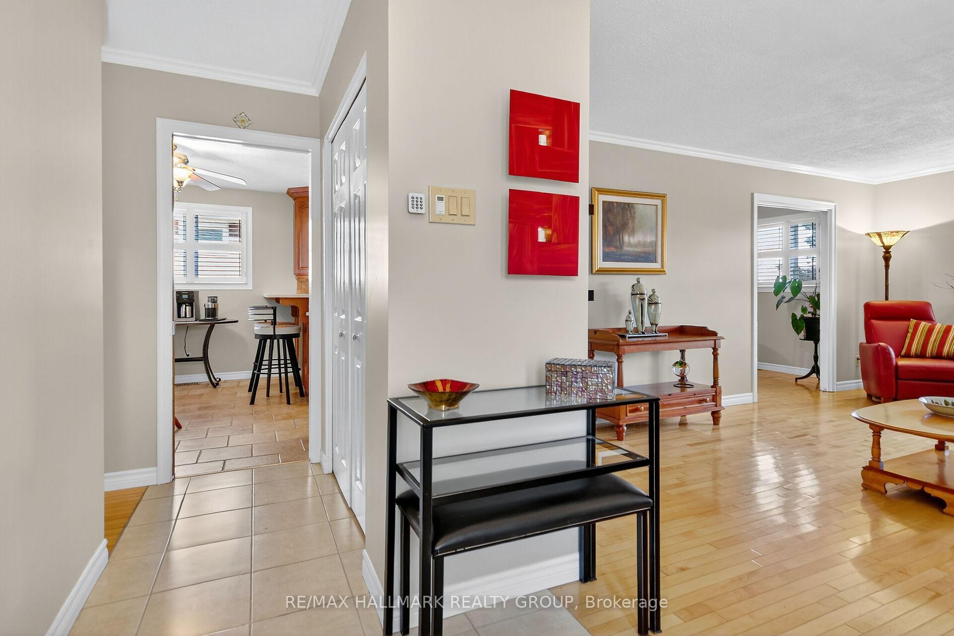 Photo 6 of 838 Balsam Drive, Ottawa, Chatelaine Village — HOMEH