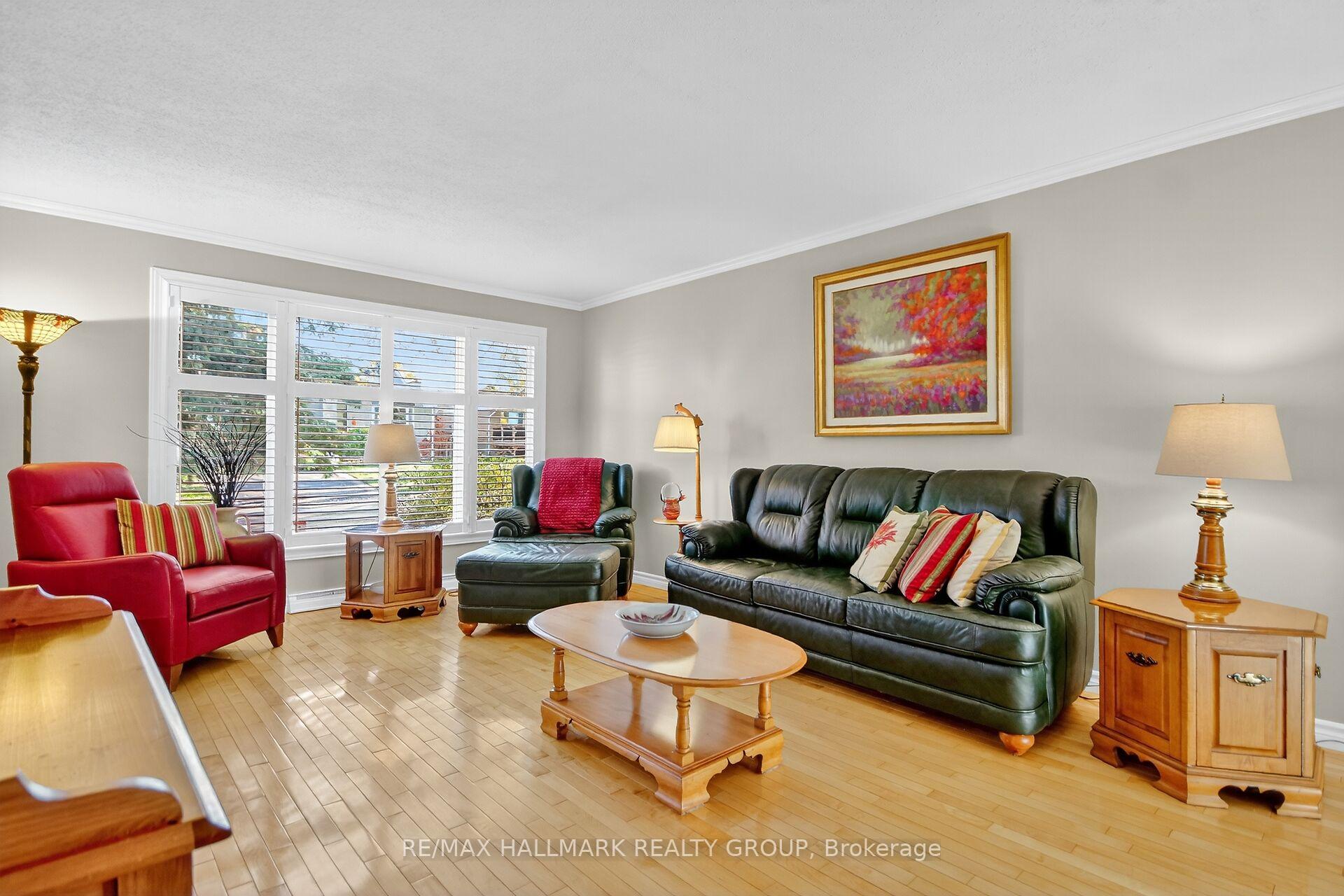 Photo 8 of 838 Balsam Drive, Ottawa, Chatelaine Village — HOMEH