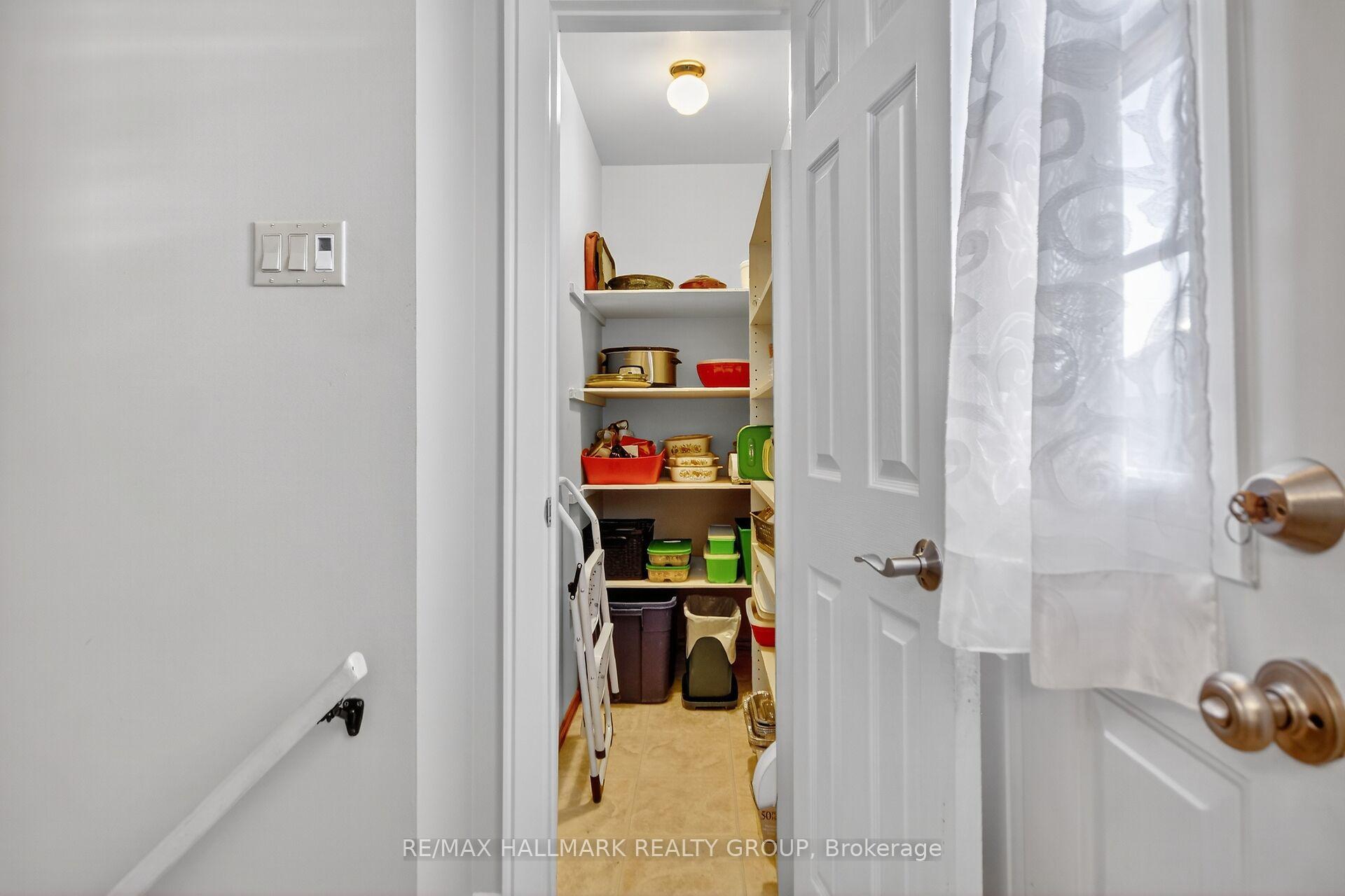 Photo 17 of 838 Balsam Drive, Ottawa, Chatelaine Village — HOMEH