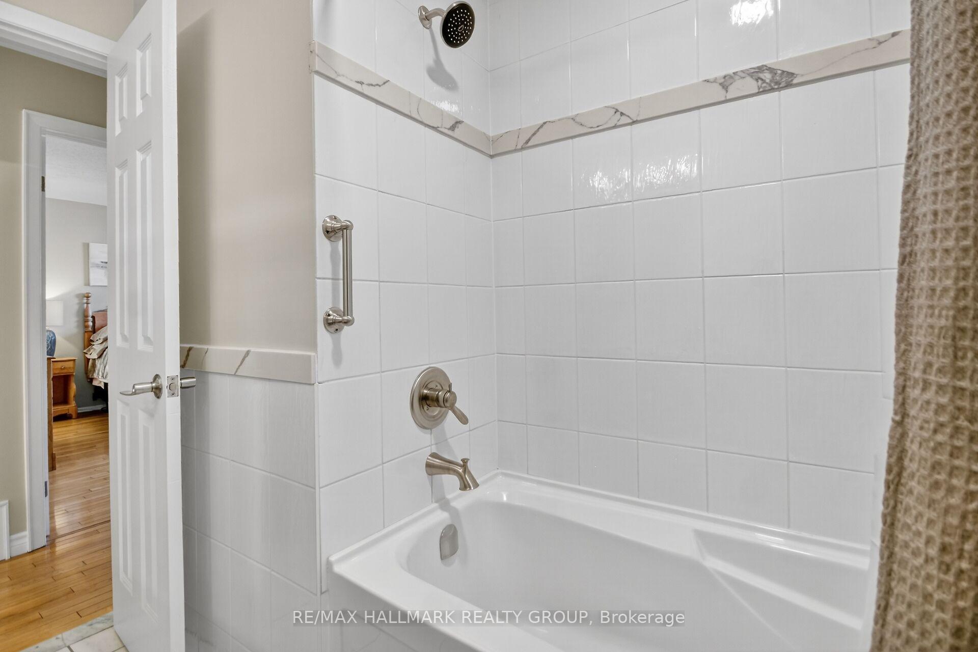 Photo 26 of 838 Balsam Drive, Ottawa, Chatelaine Village — HOMEH