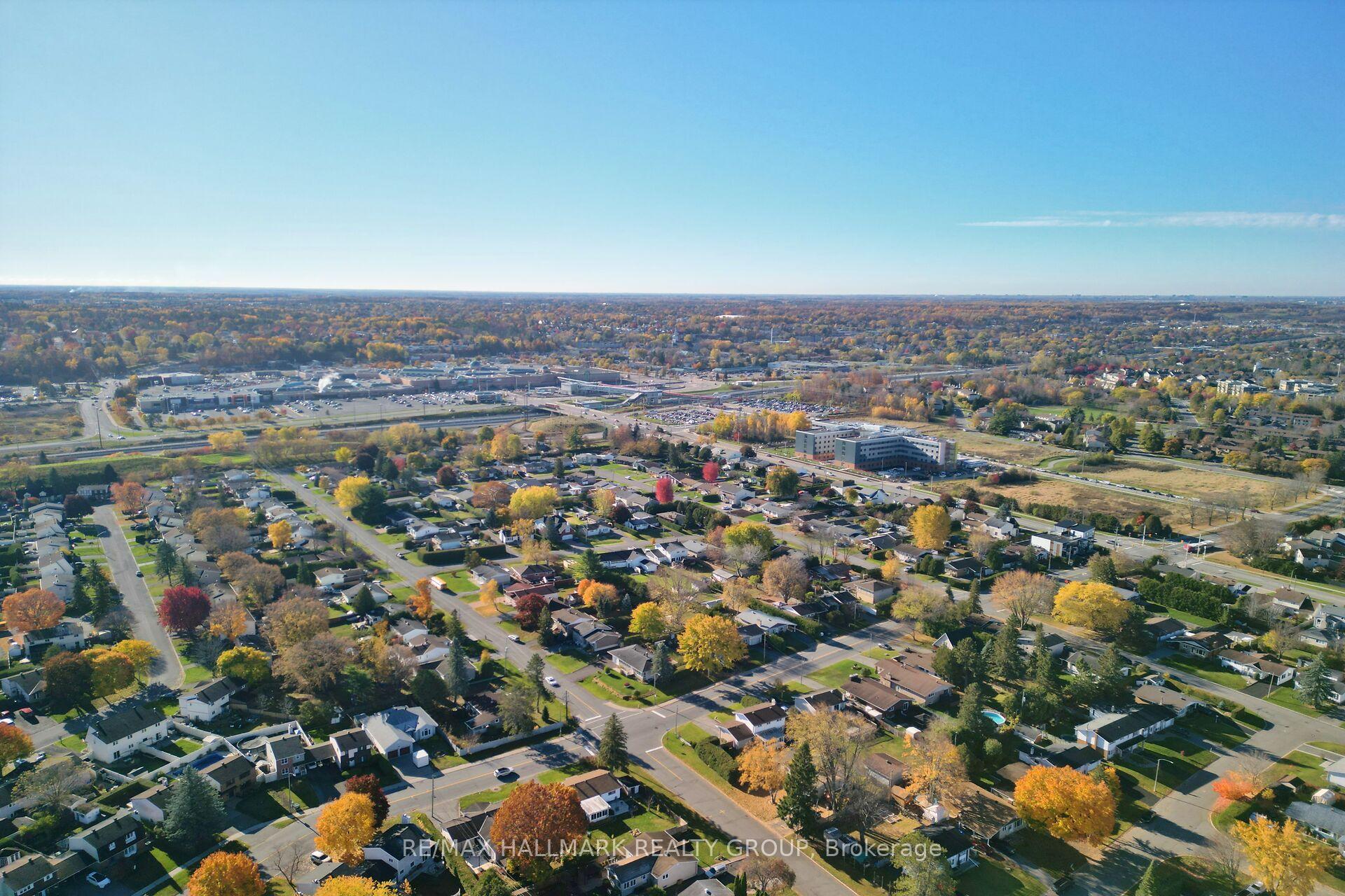 Photo 45 of 838 Balsam Drive, Ottawa, Chatelaine Village — HOMEH