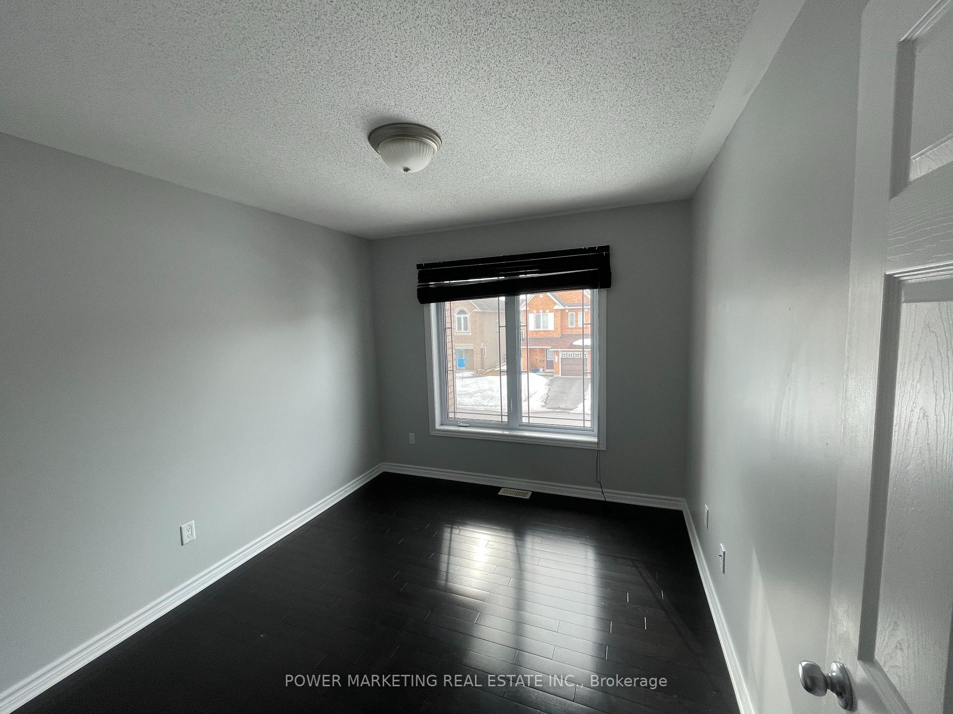 Photo 3 of 733 Whaley Ridge, Ottawa, Avalon East — HOMEH