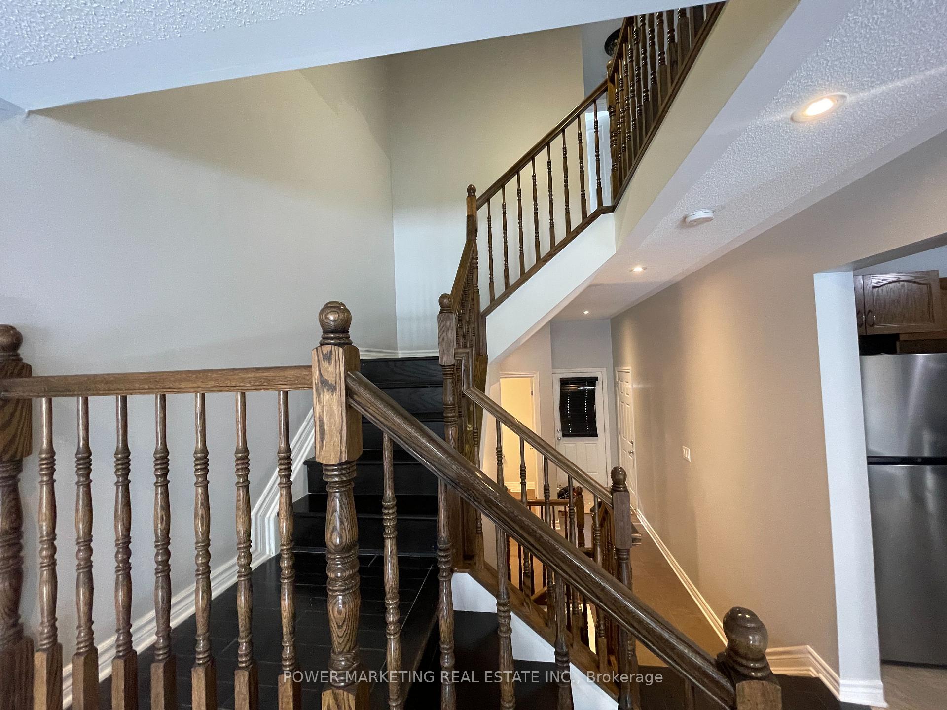Photo 4 of 733 Whaley Ridge, Ottawa, Avalon East — HOMEH