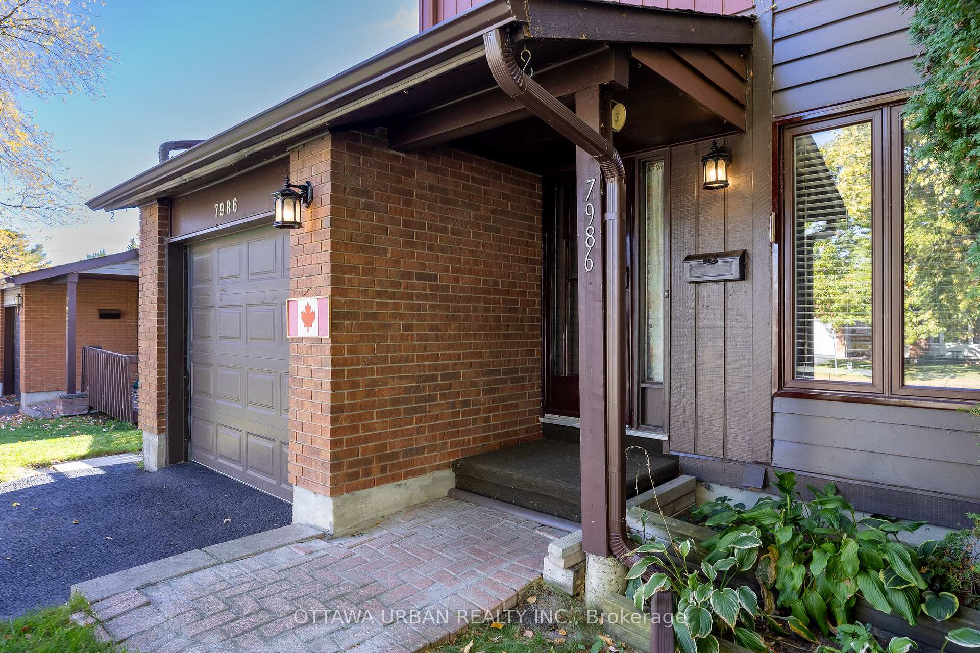 Photo 3 of 7986 Decarie Drive, Ottawa, Orleans Wood — HOMEH