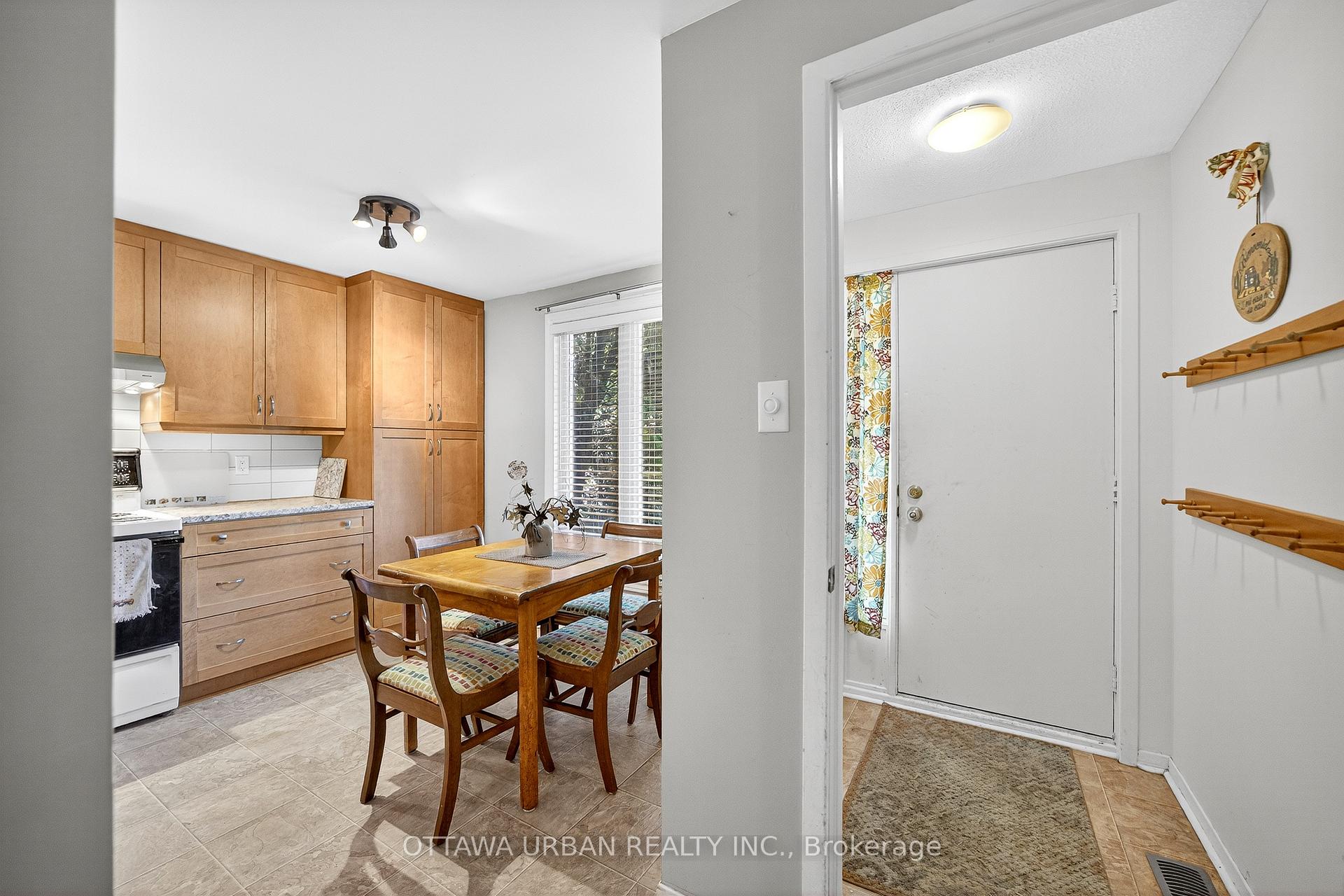 Photo 4 of 7986 Decarie Drive, Ottawa, Orleans Wood — HOMEH