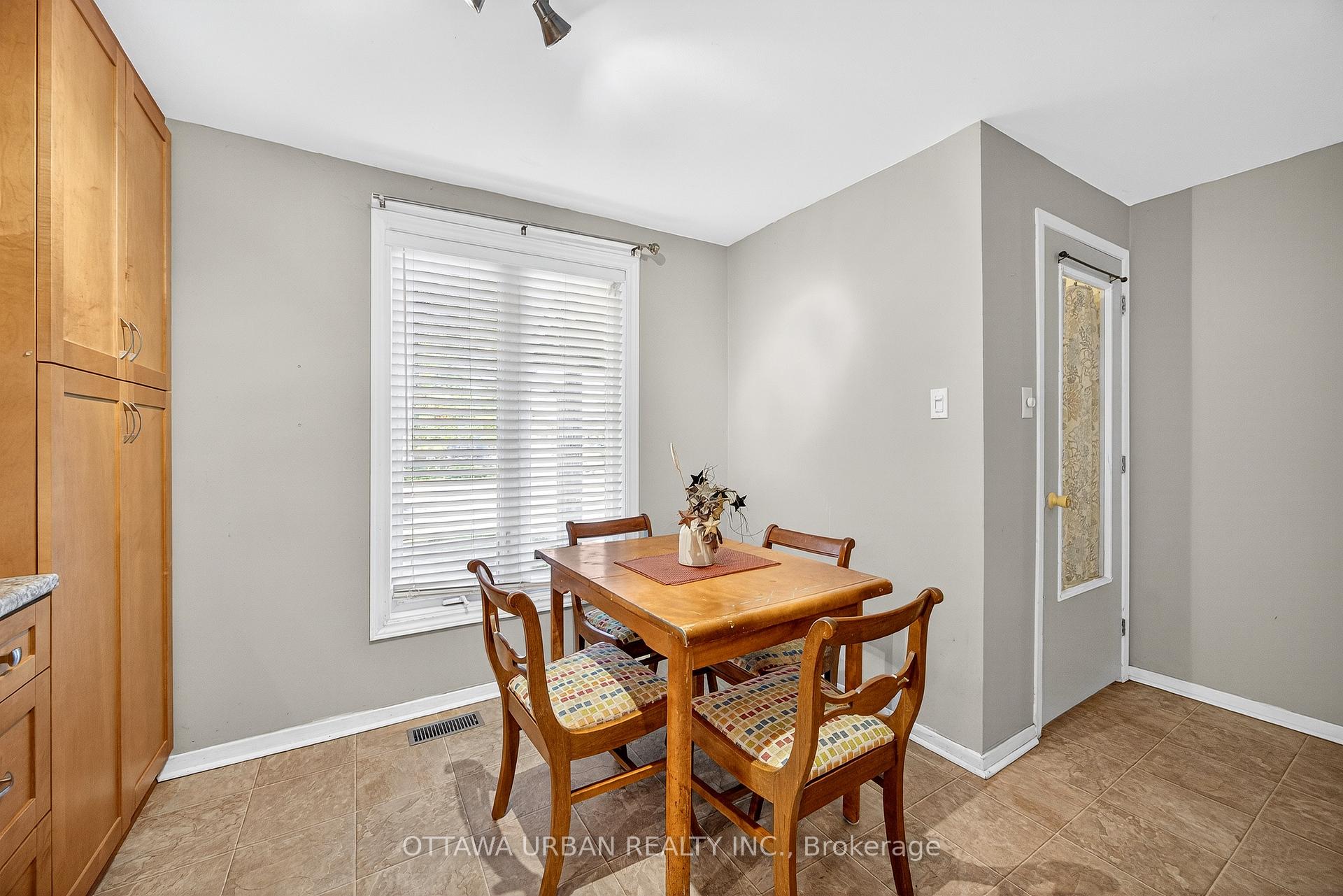 Photo 6 of 7986 Decarie Drive, Ottawa, Orleans Wood — HOMEH