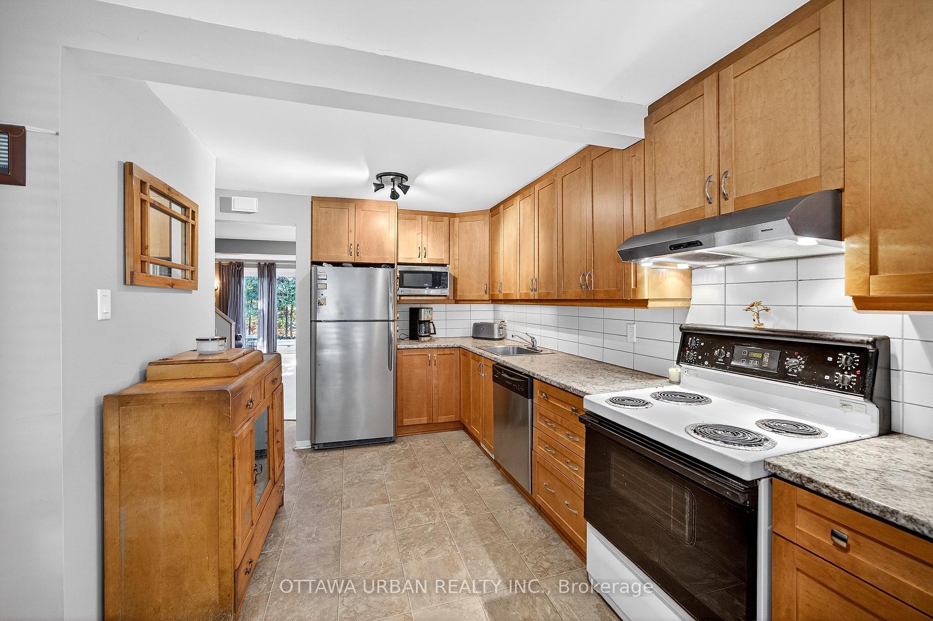 Photo 9 of 7986 Decarie Drive, Ottawa, Orleans Wood — HOMEH