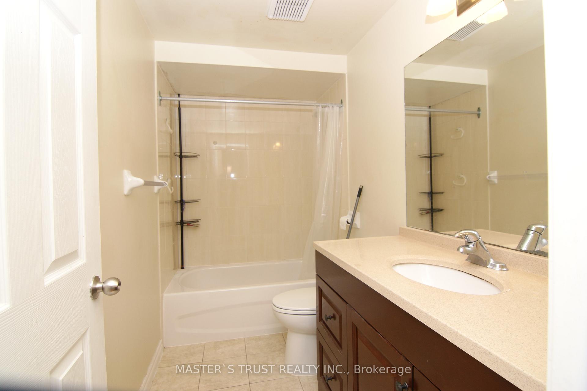 Photo 9 of 10 Eugenia Court, Markham, Markville — HOMEH