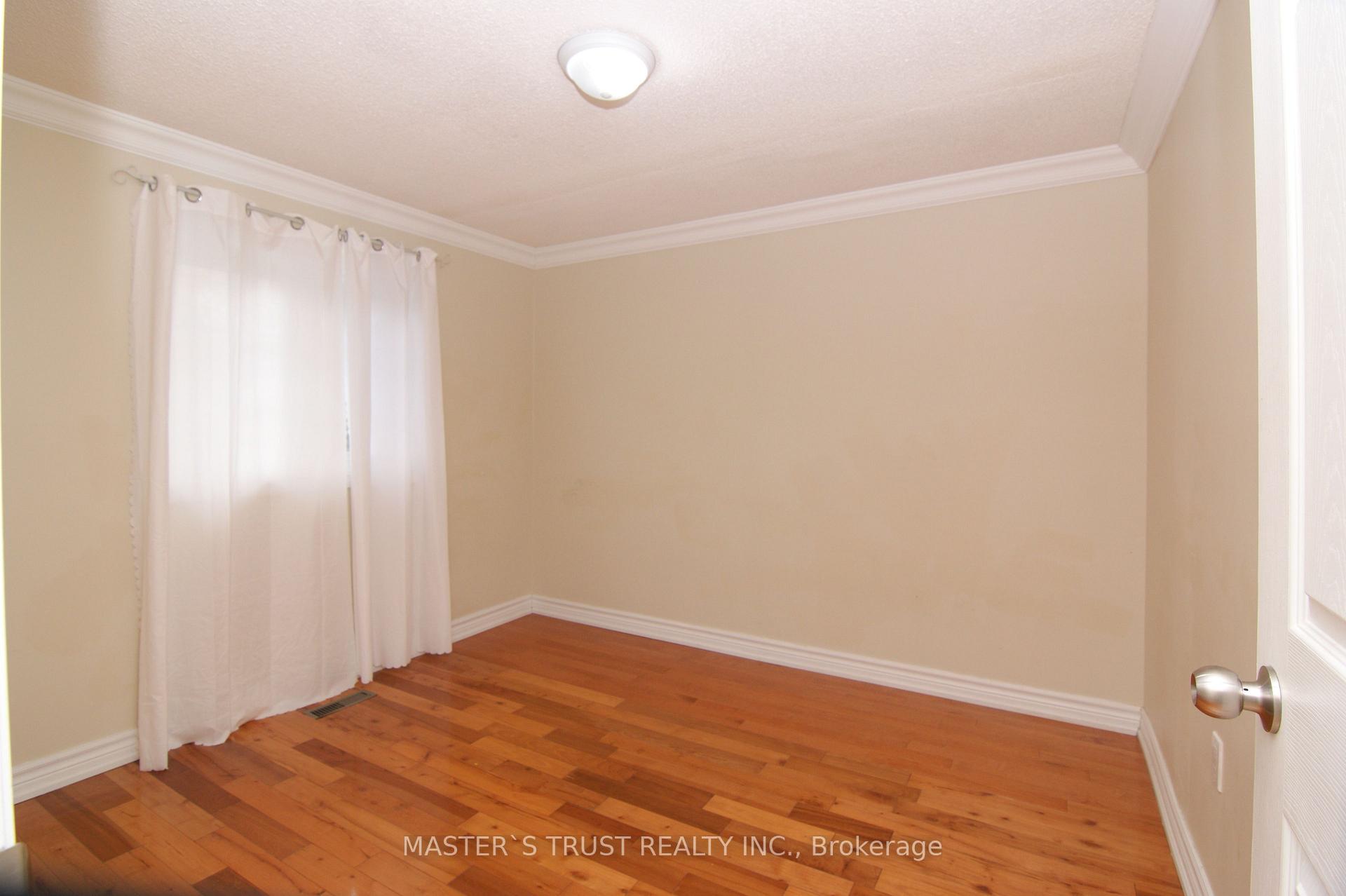 Photo 10 of 10 Eugenia Court, Markham, Markville — HOMEH