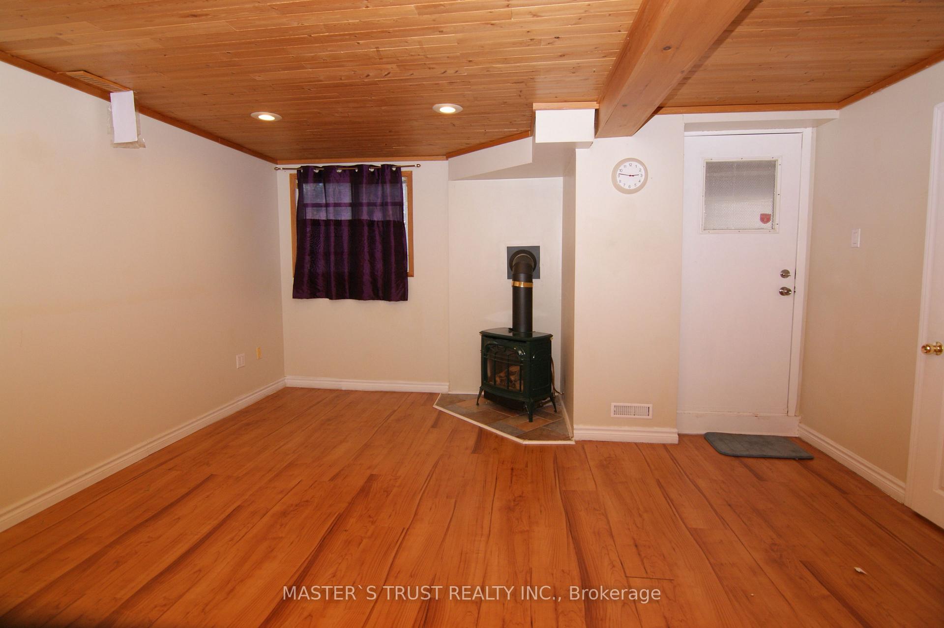 Photo 12 of 10 Eugenia Court, Markham, Markville — HOMEH