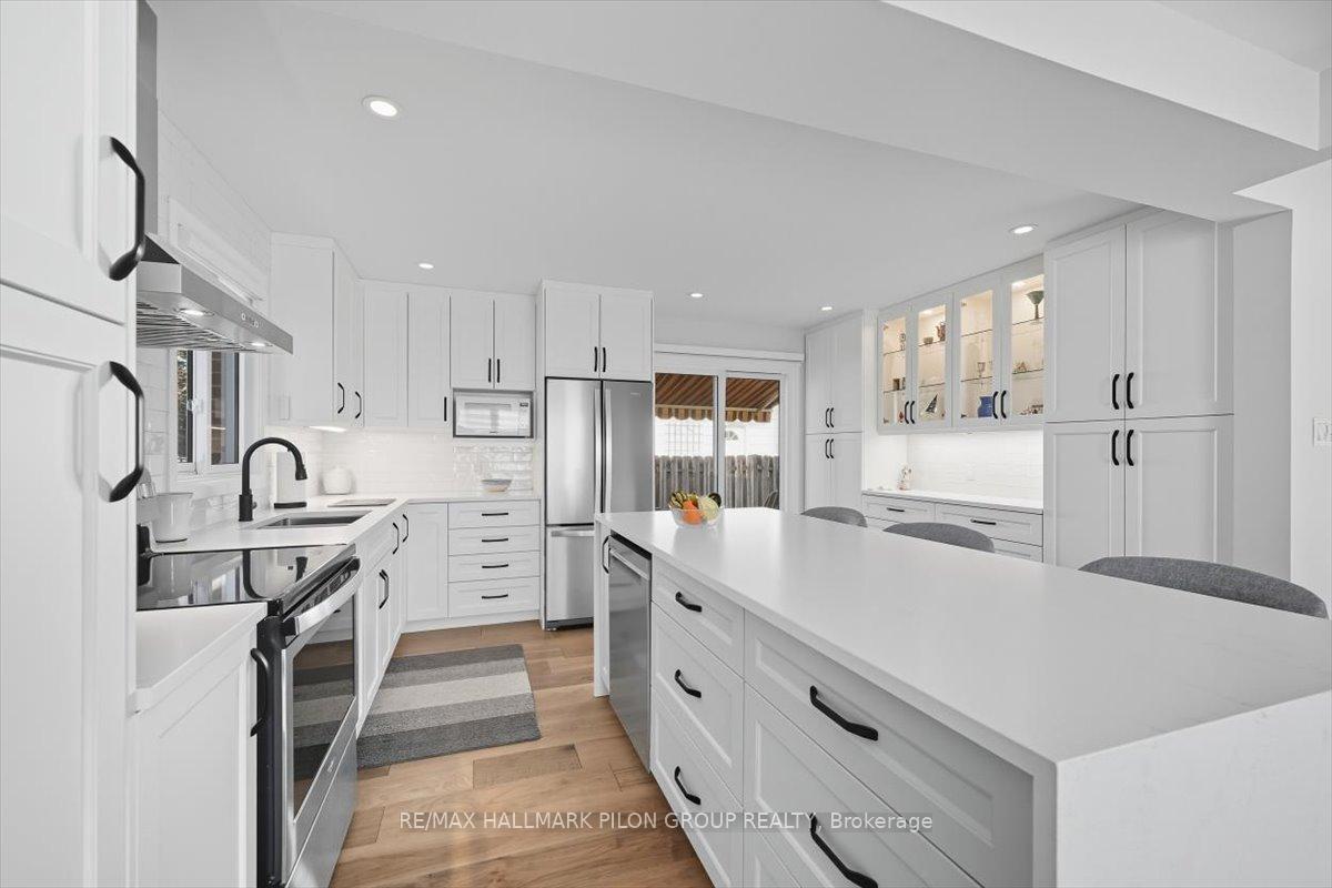 Photo 3 of 6343 Viseneau Drive, Ottawa, Chateauneuf — HOMEH