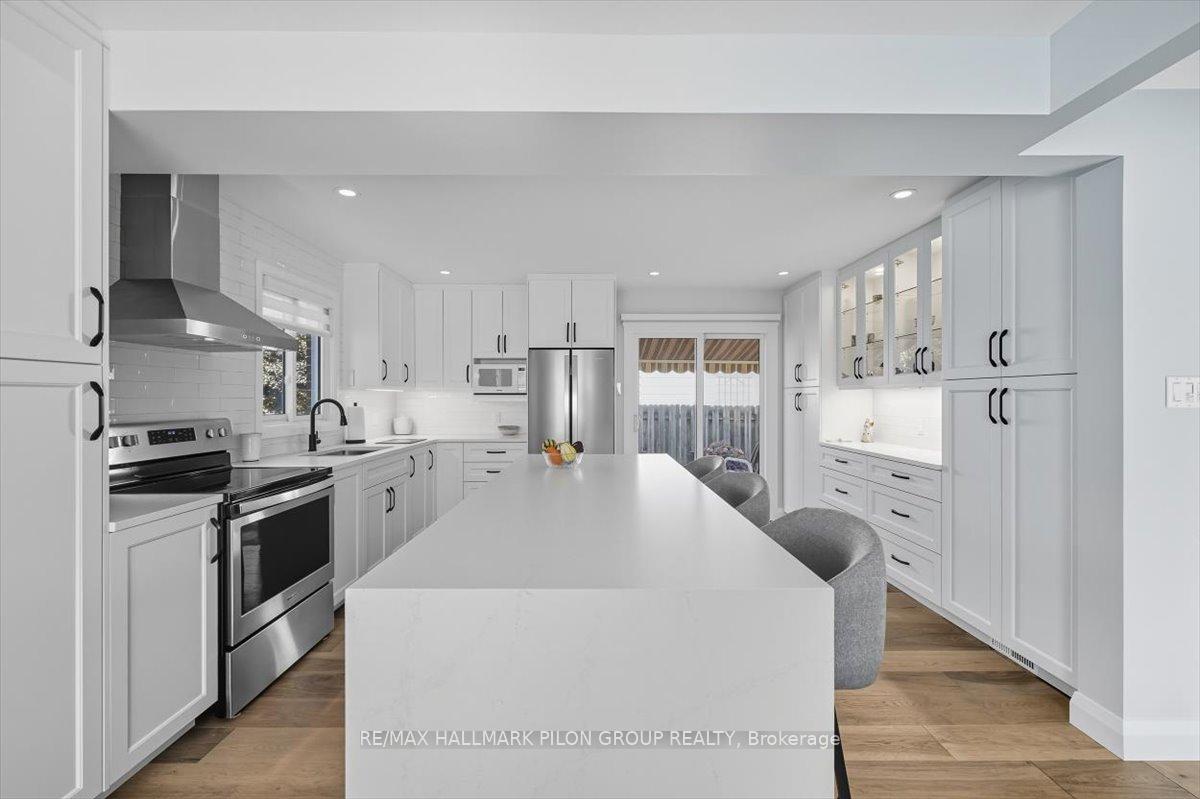 Photo 4 of 6343 Viseneau Drive, Ottawa, Chateauneuf — HOMEH