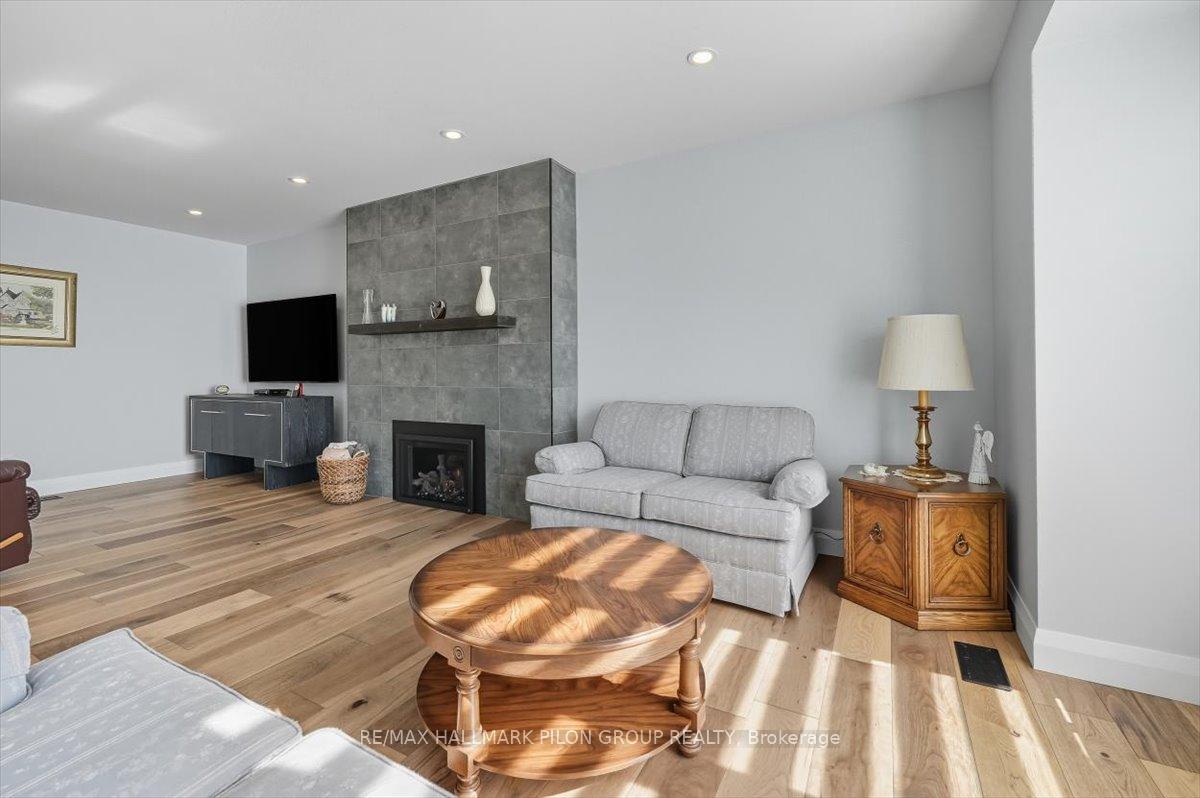 Photo 8 of 6343 Viseneau Drive, Ottawa, Chateauneuf — HOMEH