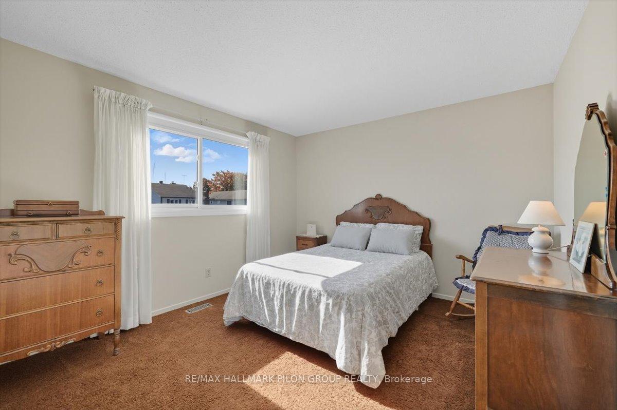 Photo 17 of 6343 Viseneau Drive, Ottawa, Chateauneuf — HOMEH