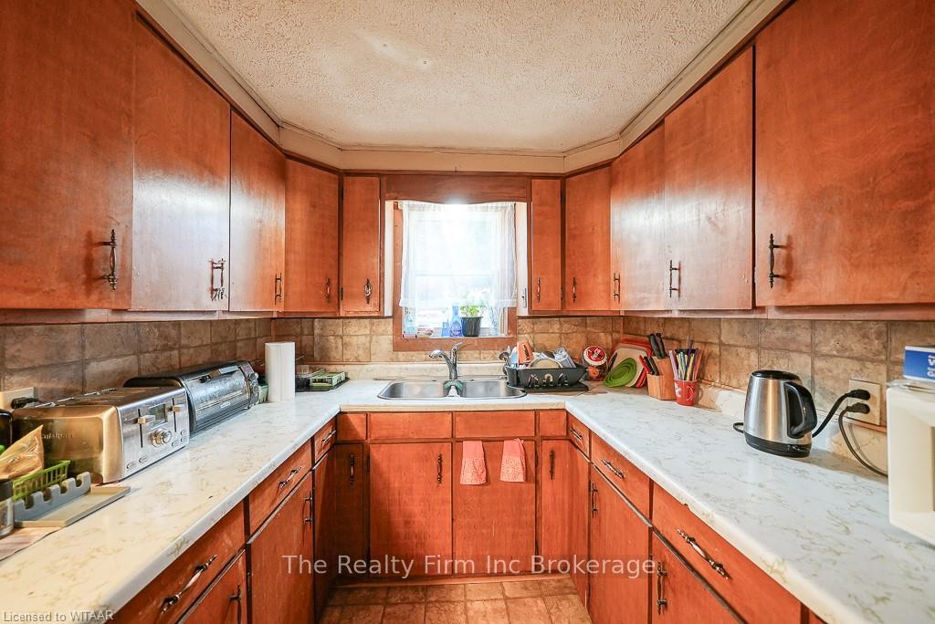 Photo 23 of 10 Wellington Street E, Norwich, Otterville — HOMEH