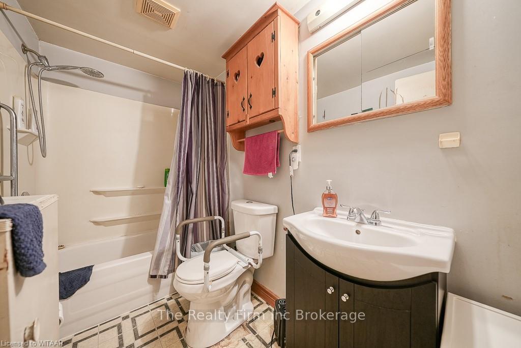 Photo 32 of 10 Wellington Street E, Norwich, Otterville — HOMEH