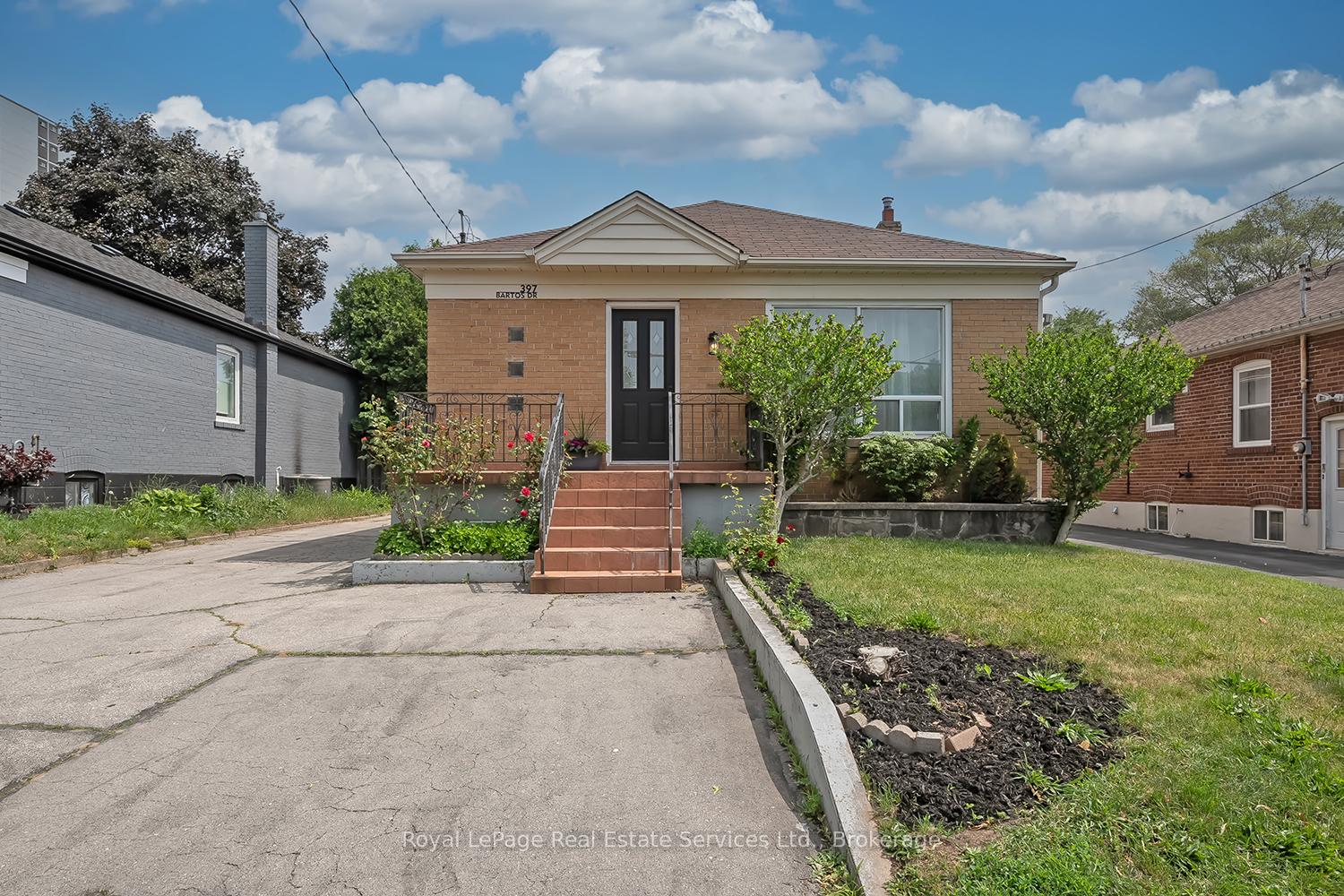 Photo 2 of 397 Bartos Drive, Oakville, Central — HOMEH