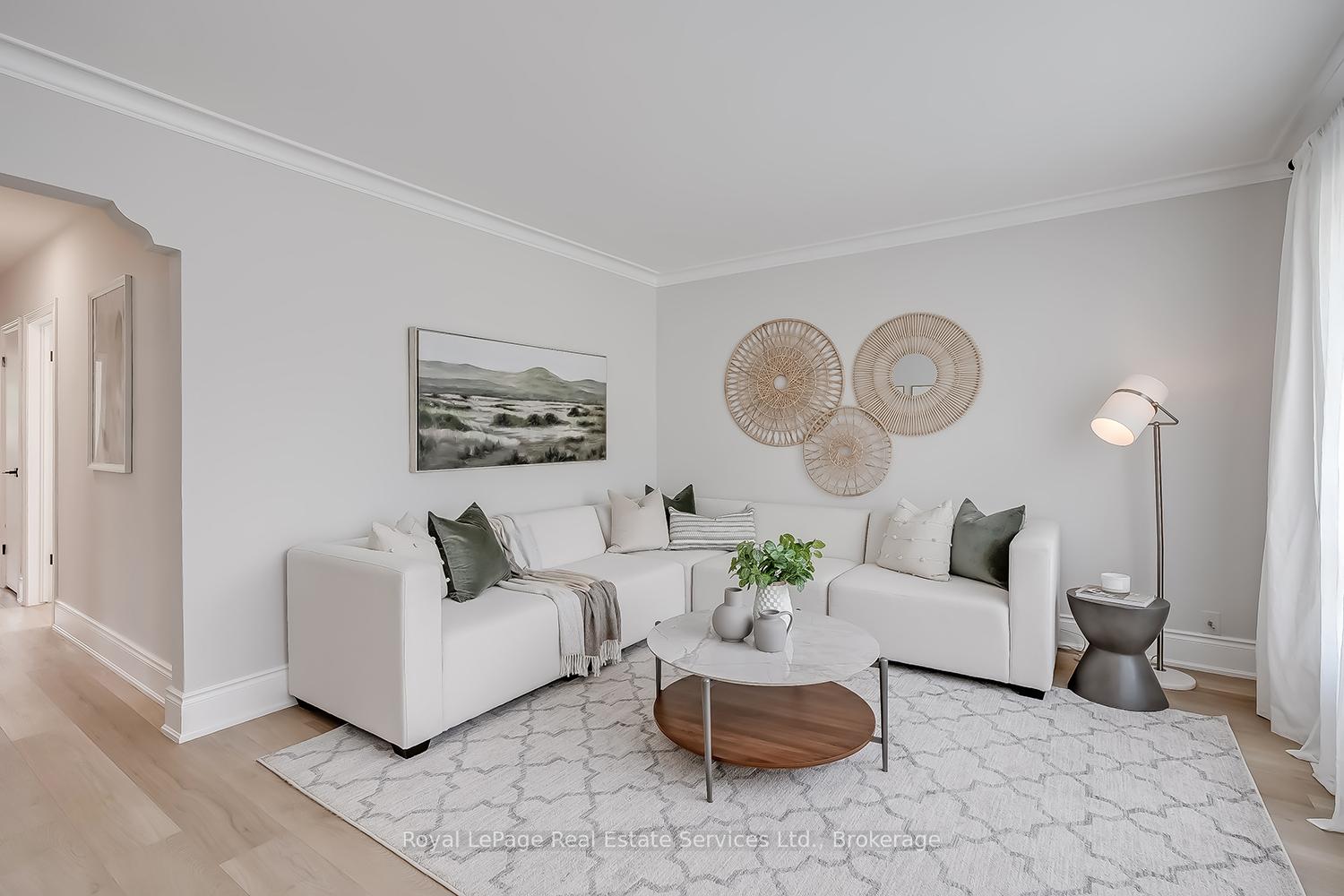 Photo 6 of 397 Bartos Drive, Oakville, Central — HOMEH