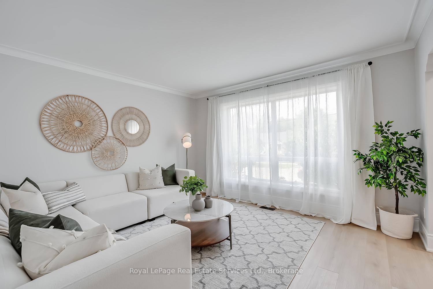Photo 8 of 397 Bartos Drive, Oakville, Central — HOMEH