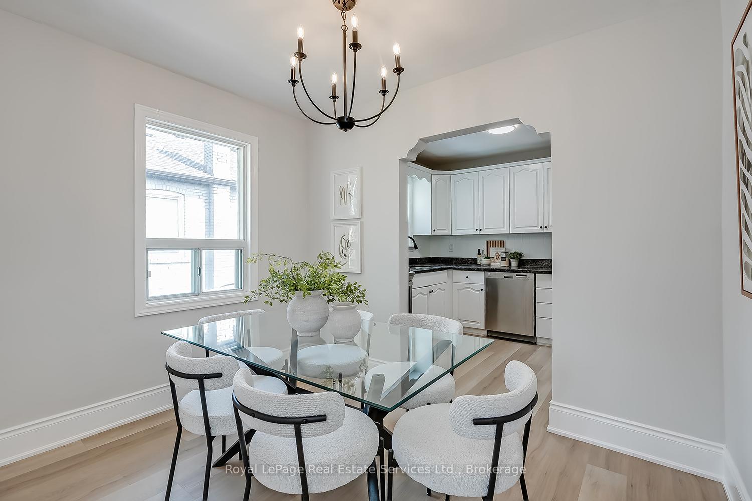 Photo 10 of 397 Bartos Drive, Oakville, Central — HOMEH