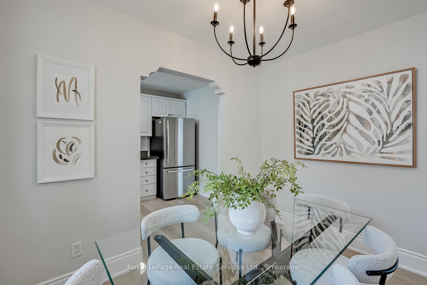 Photo 11 of 397 Bartos Drive, Oakville, Central — HOMEH