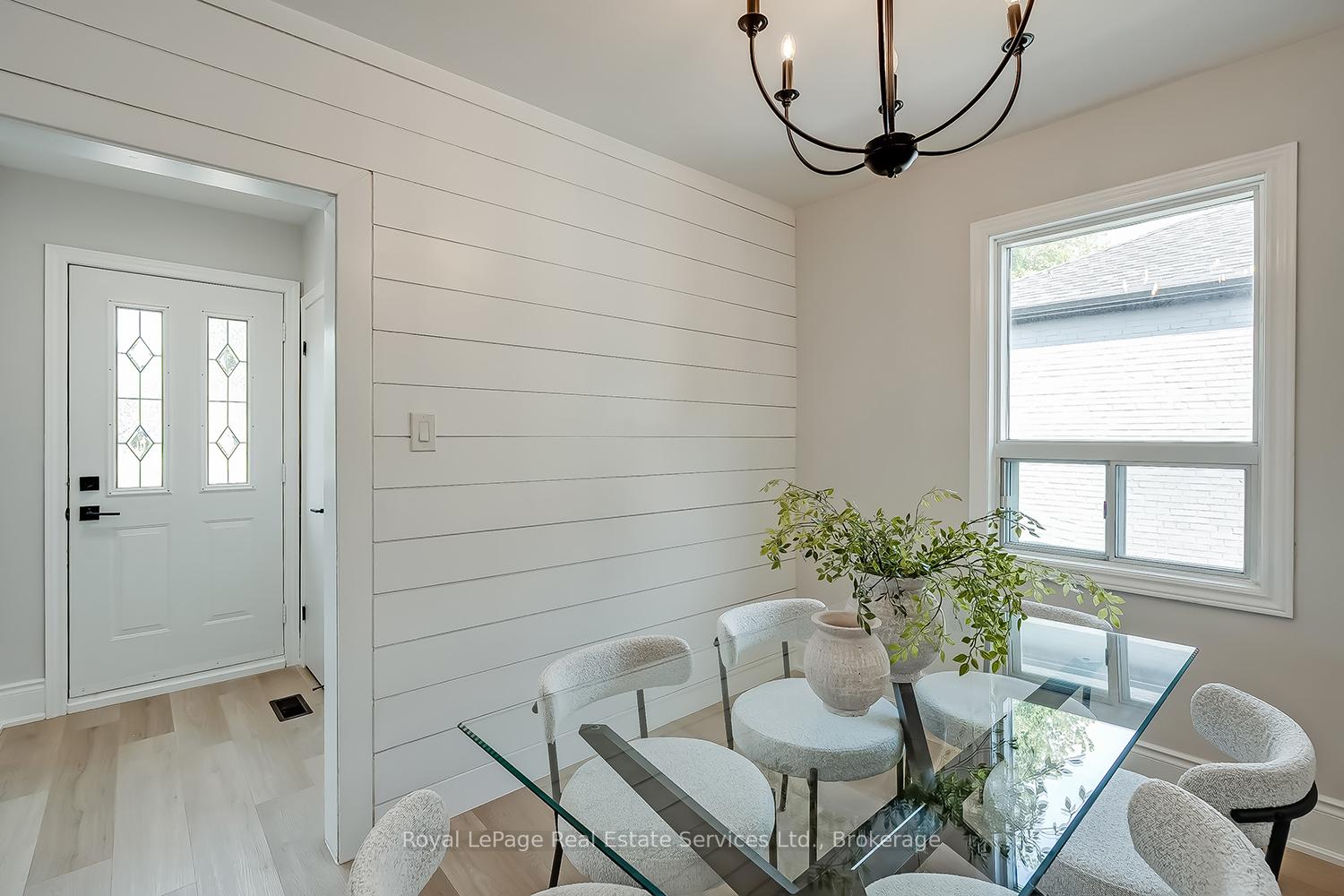 Photo 13 of 397 Bartos Drive, Oakville, Central — HOMEH