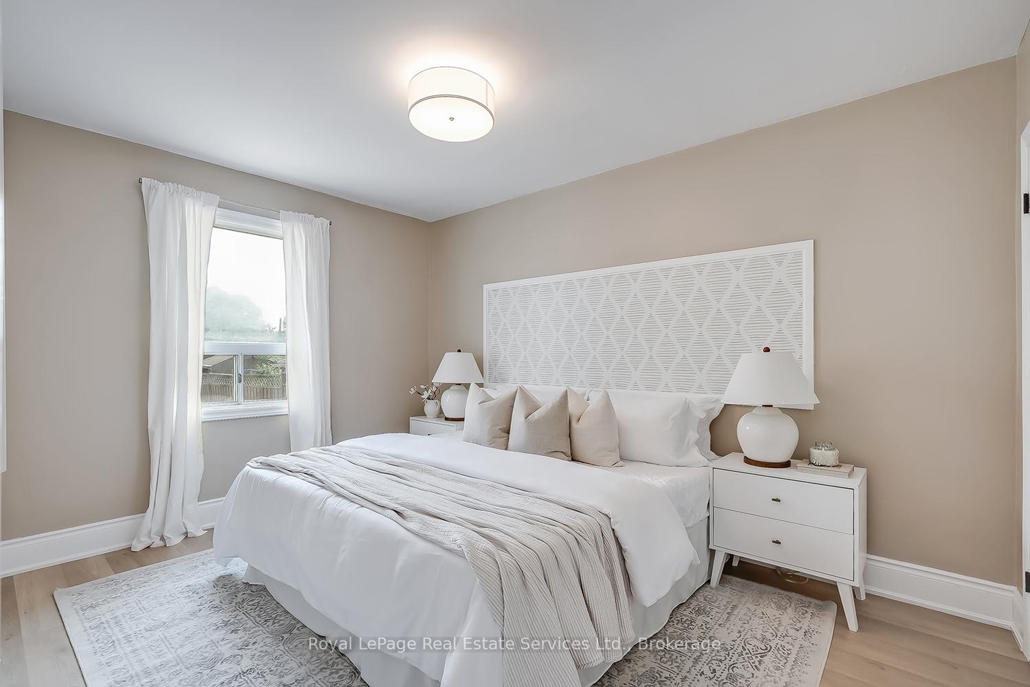 Photo 18 of 397 Bartos Drive, Oakville, Central — HOMEH