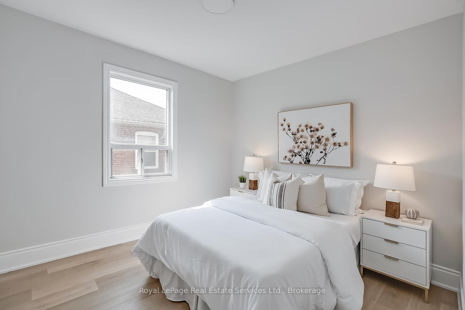 Photo 22 of 397 Bartos Drive, Oakville, Central — HOMEH
