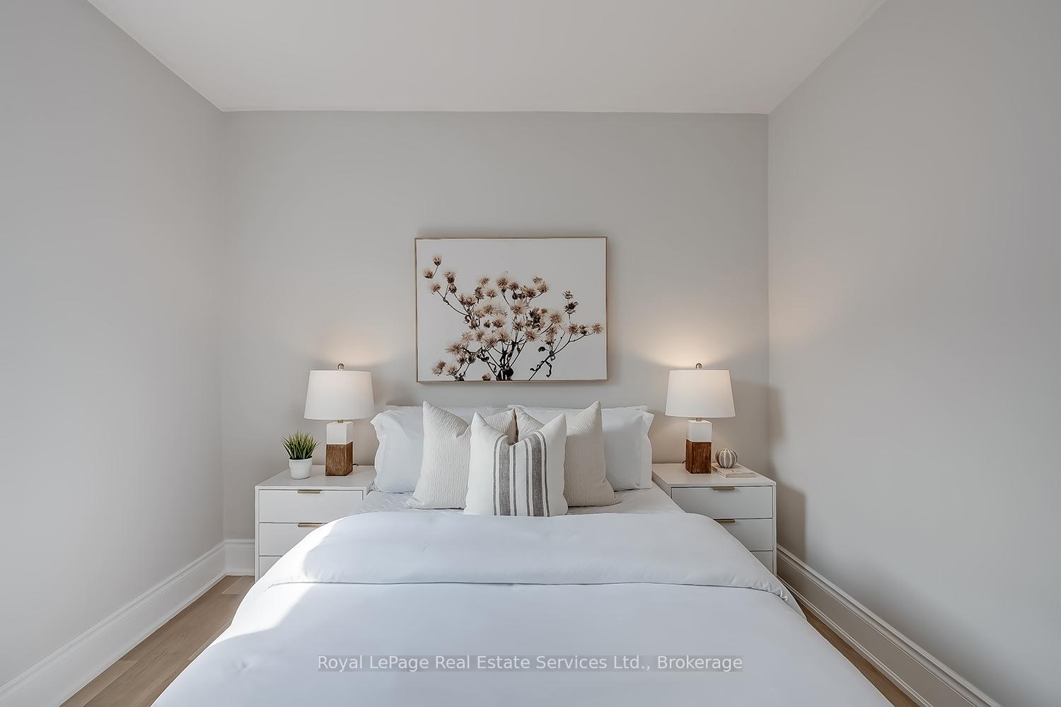 Photo 23 of 397 Bartos Drive, Oakville, Central — HOMEH