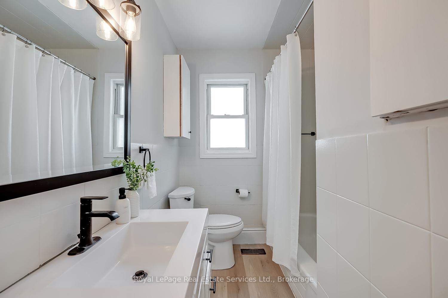 Photo 26 of 397 Bartos Drive, Oakville, Central — HOMEH