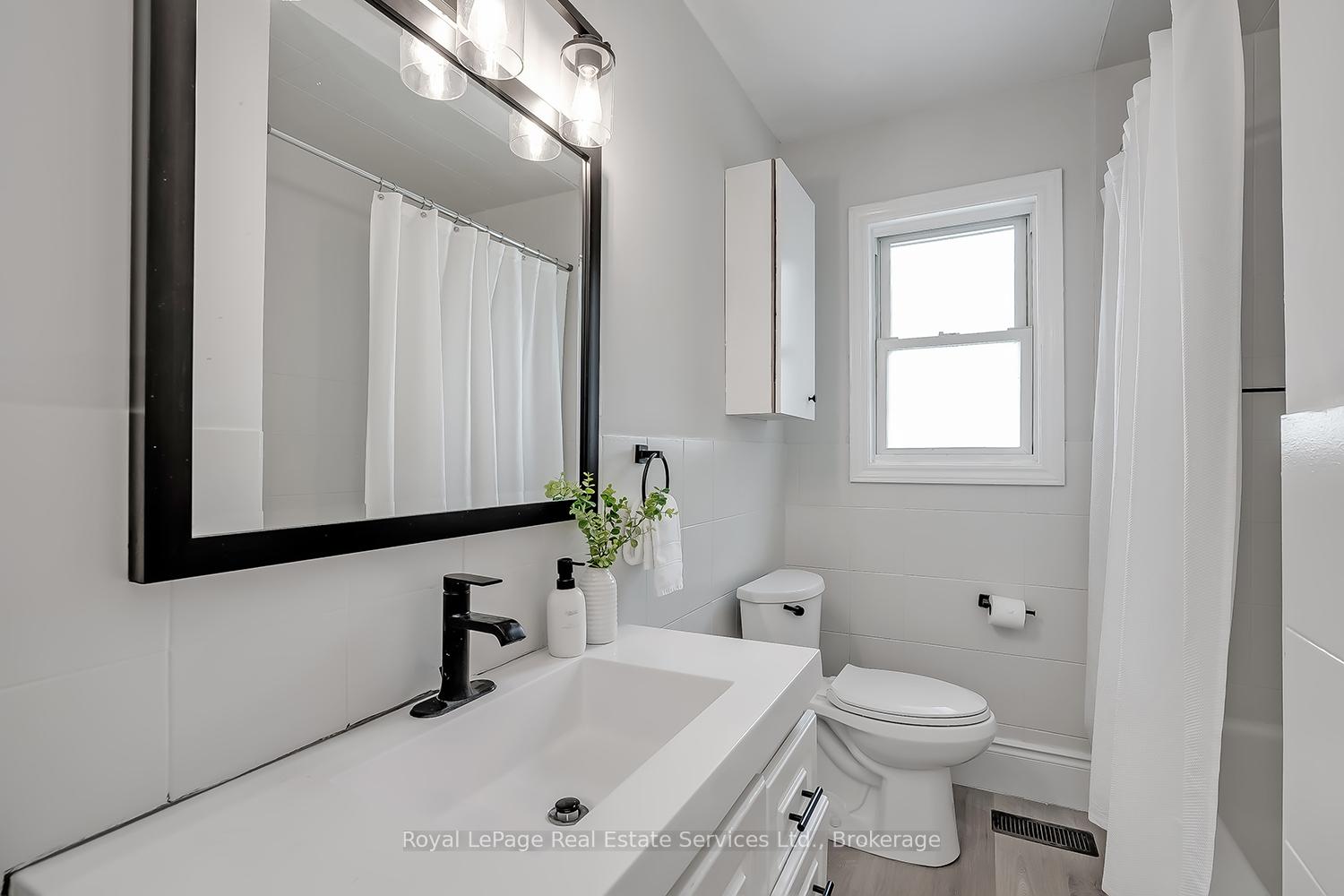 Photo 27 of 397 Bartos Drive, Oakville, Central — HOMEH