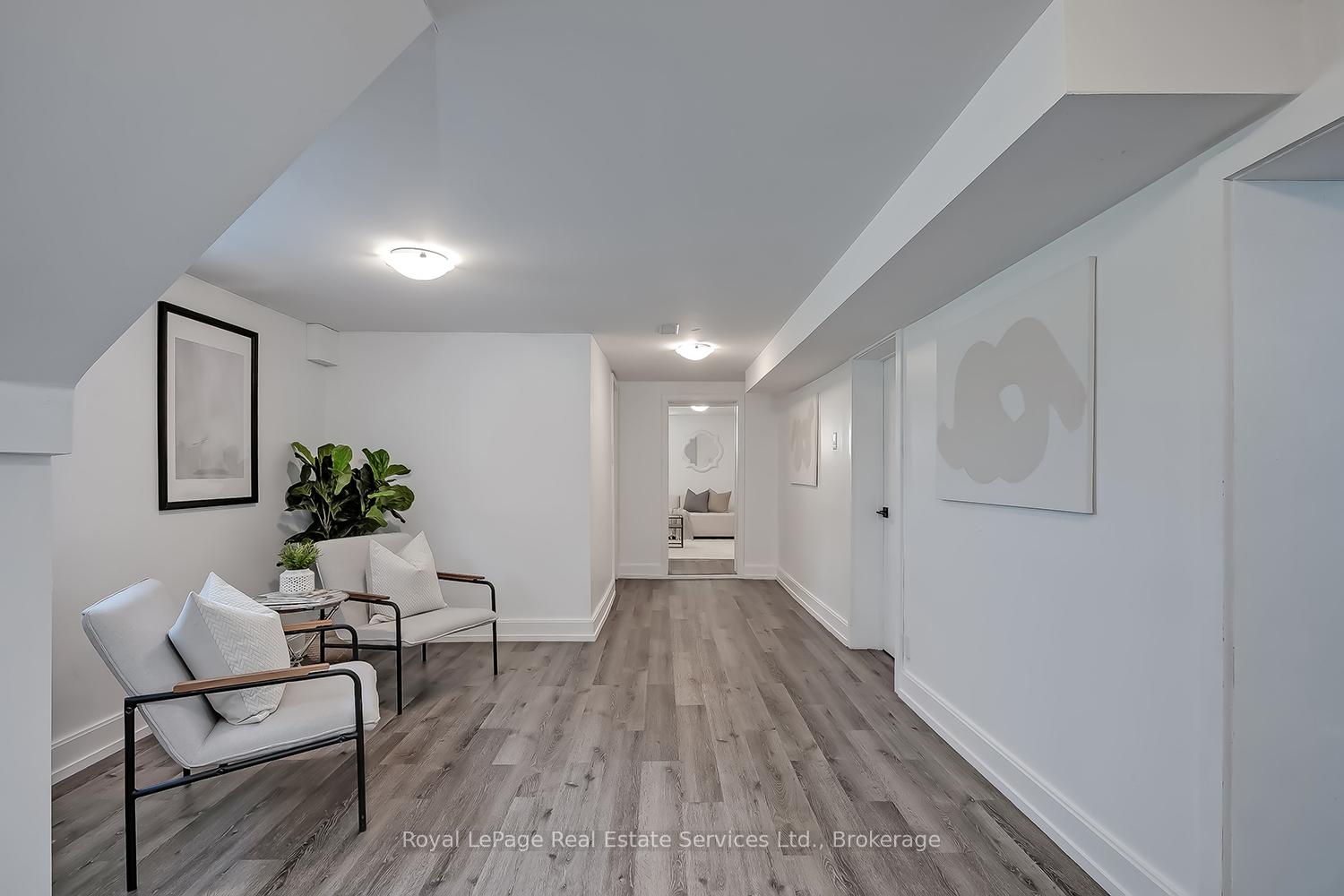 Photo 32 of 397 Bartos Drive, Oakville, Central — HOMEH