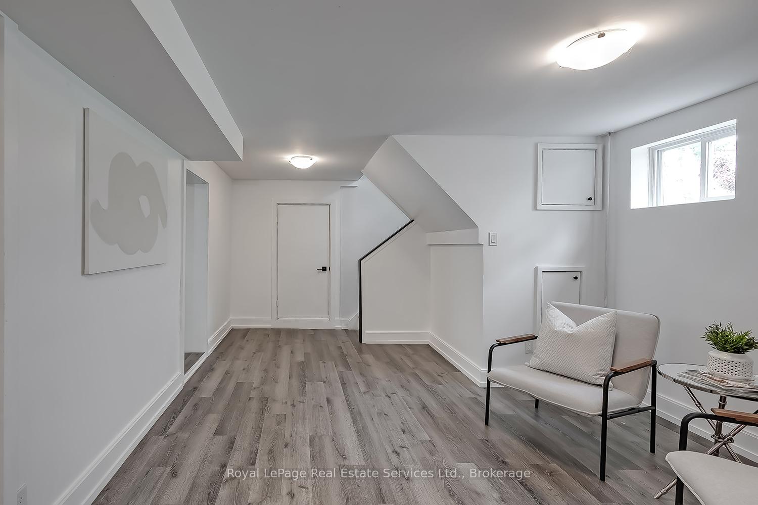 Photo 34 of 397 Bartos Drive, Oakville, Central — HOMEH