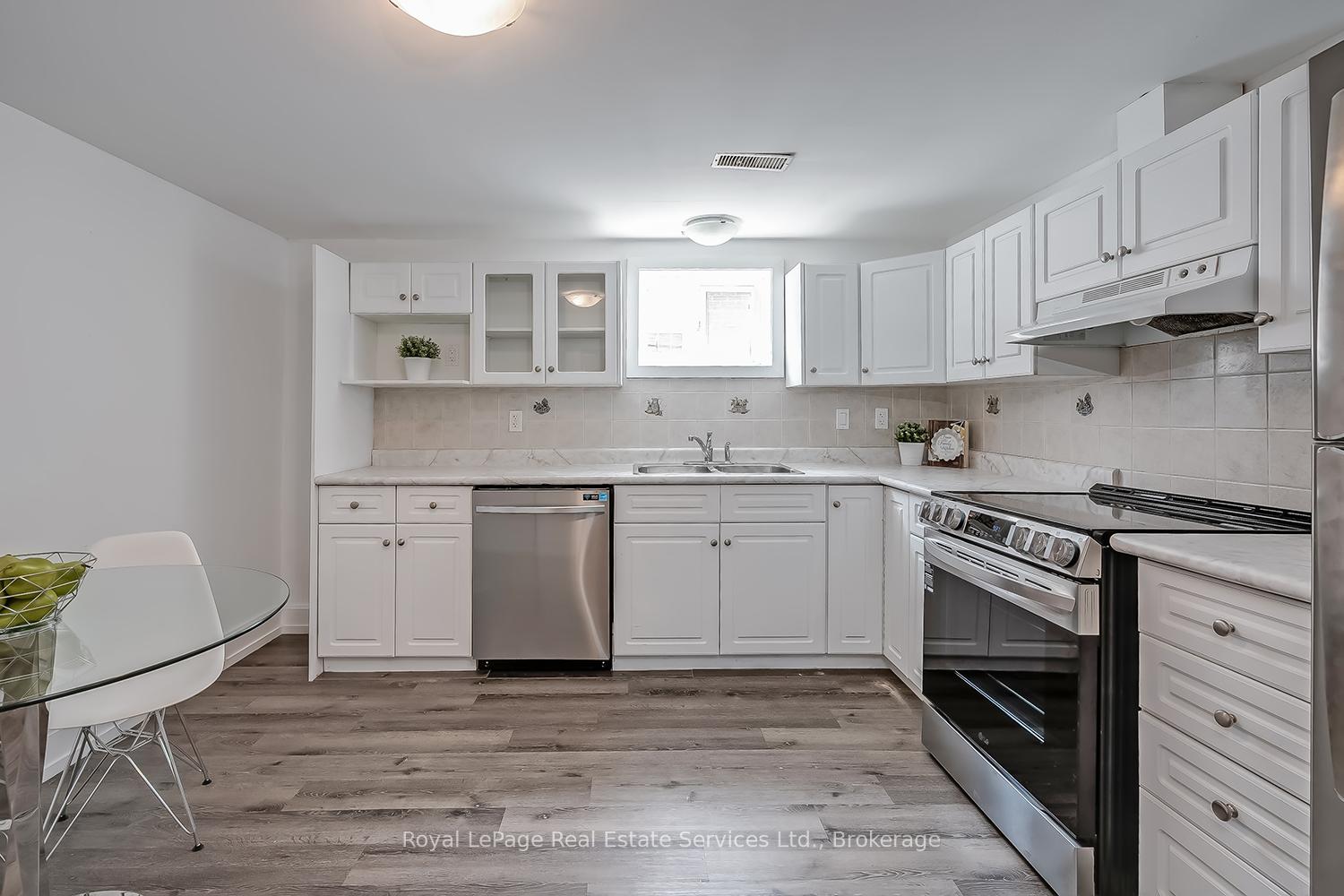 Photo 35 of 397 Bartos Drive, Oakville, Central — HOMEH