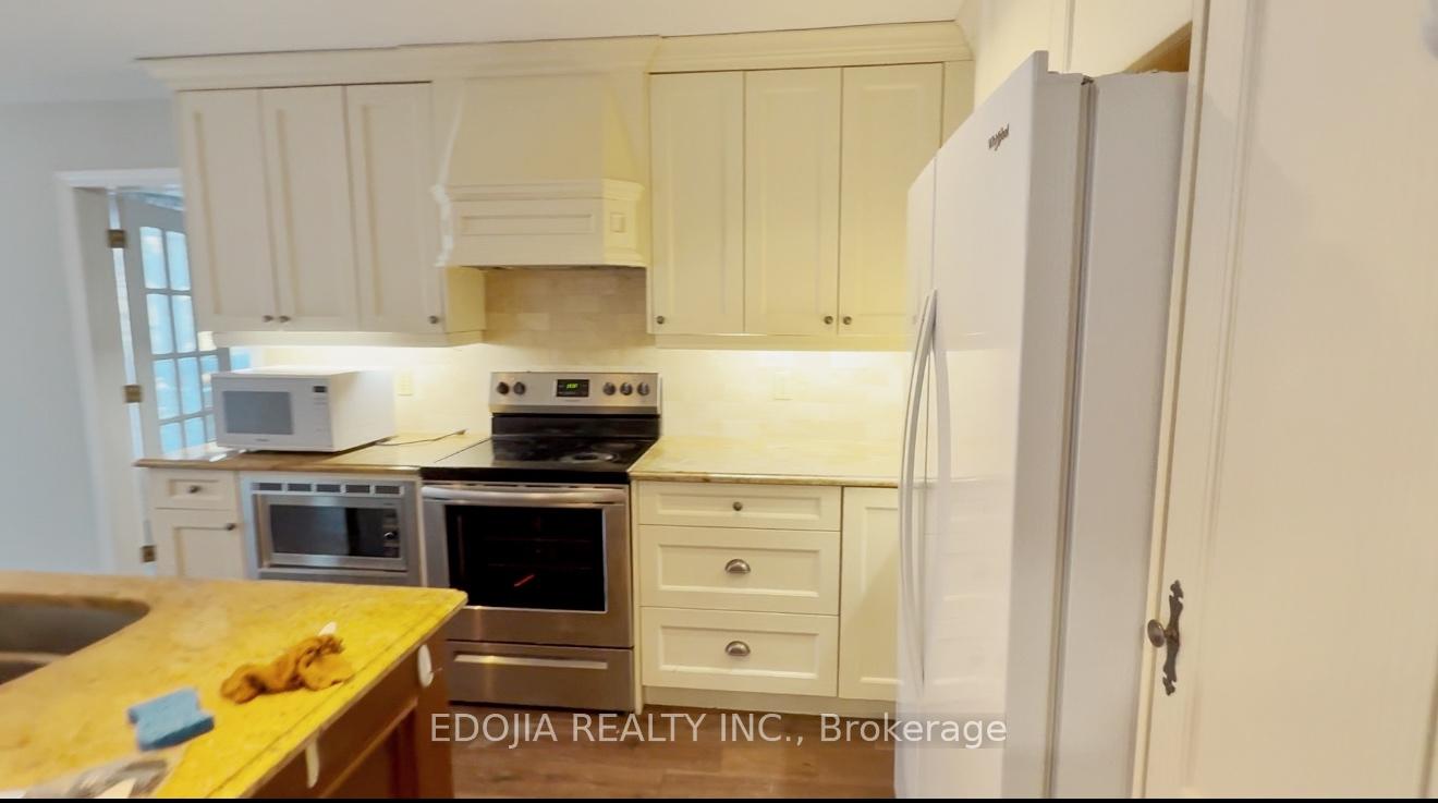 Photo 5 of 49 Millstone Court, Markham, Unionville — HOMEH