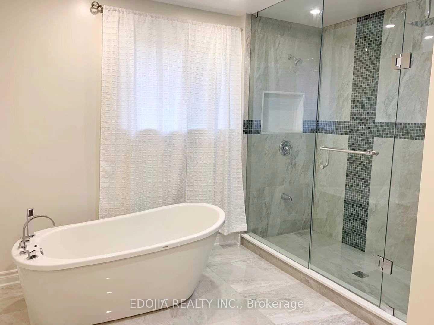 Photo 7 of 49 Millstone Court, Markham, Unionville — HOMEH