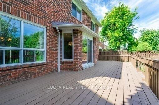 Photo 12 of 49 Millstone Court, Markham, Unionville — HOMEH
