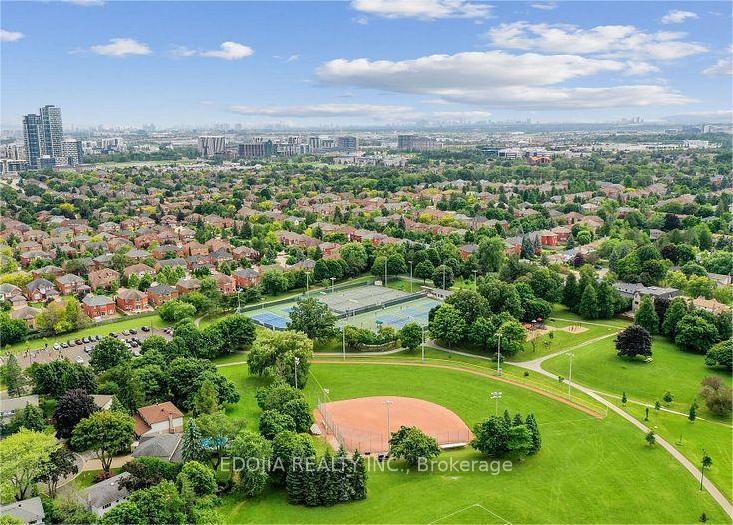 Photo 15 of 49 Millstone Court, Markham, Unionville — HOMEH