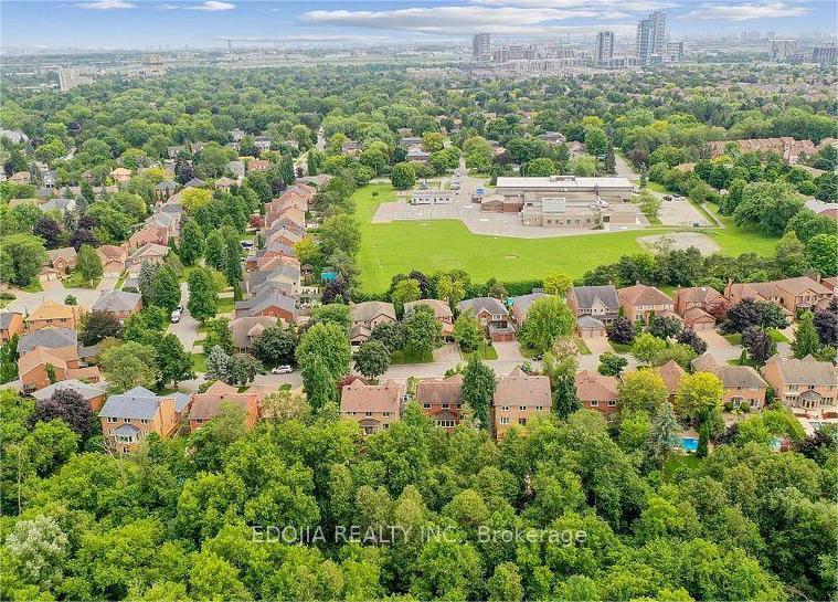 Photo 16 of 49 Millstone Court, Markham, Unionville — HOMEH
