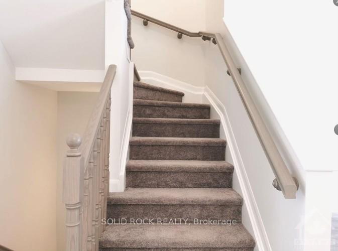 Photo 10 of 31 Watchim Street, Ottawa, Avalon East — HOMEH