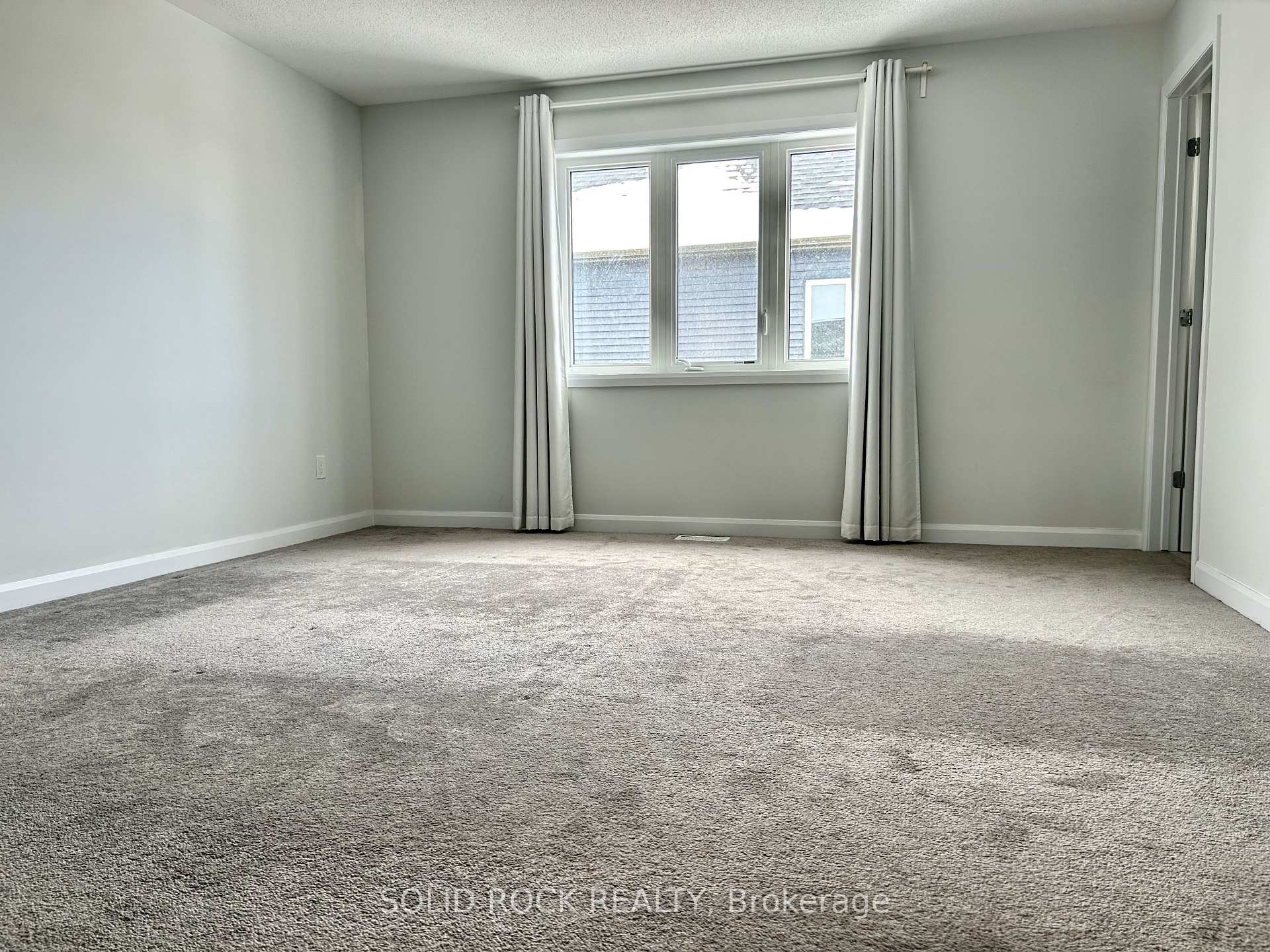 Photo 11 of 31 Watchim Street, Ottawa, Avalon East — HOMEH