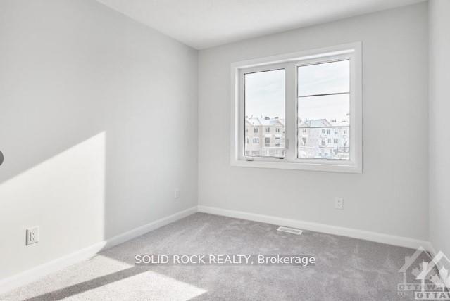 Photo 13 of 31 Watchim Street, Ottawa, Avalon East — HOMEH
