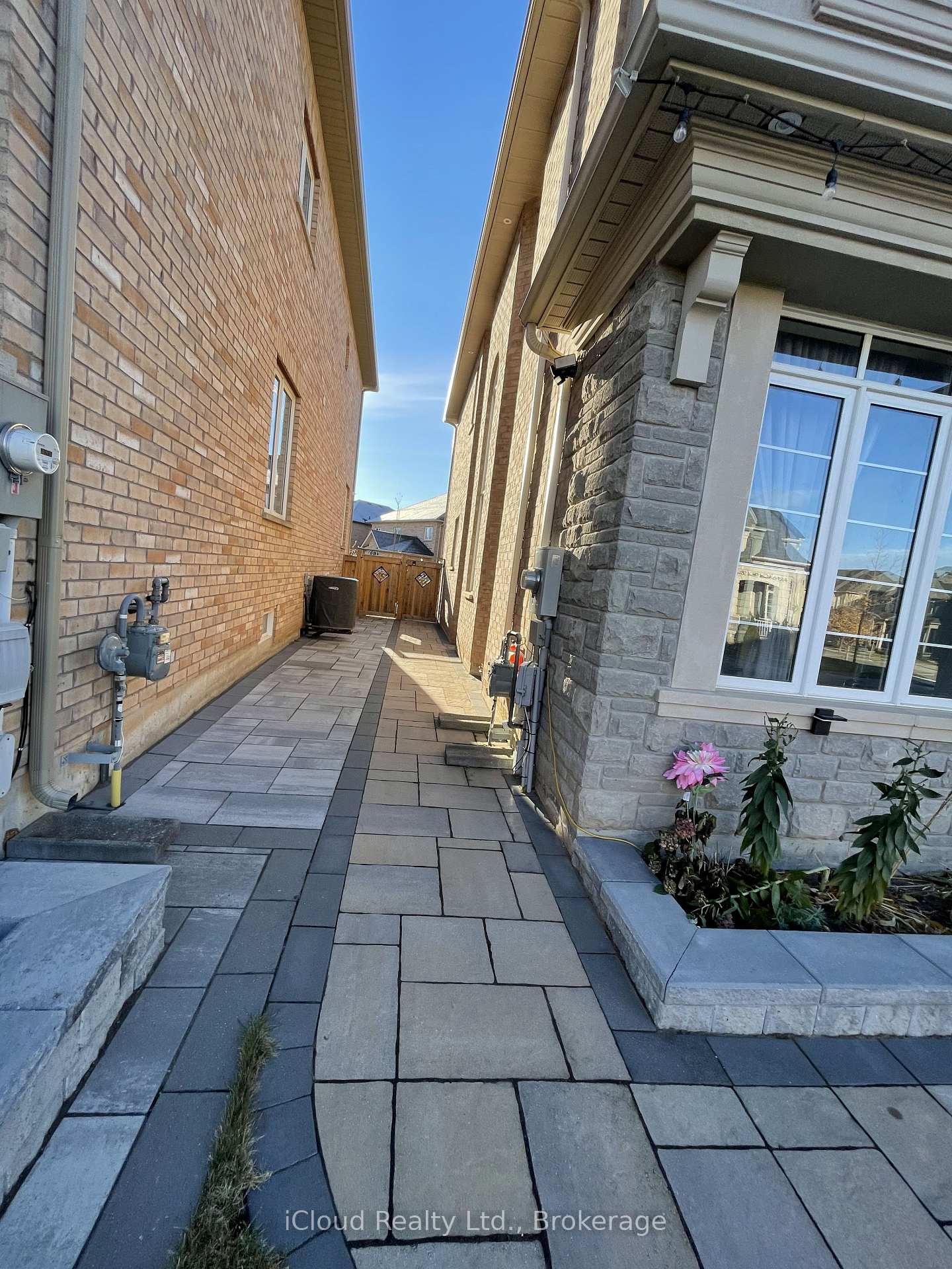 Photo 3 of Unit Bsmt, 450 North Park Boulevard, Oakville, Glenorchy — HOMEH