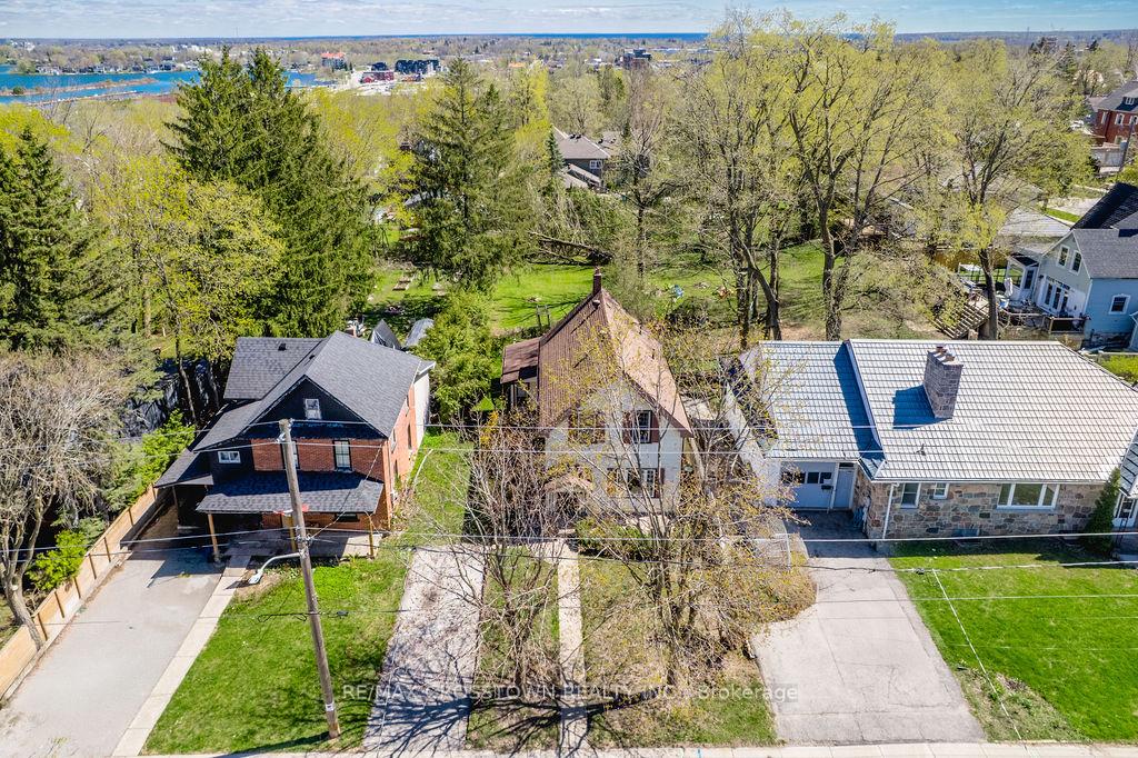 Photo 2 of 93 Jarvis Street, Orillia — HOMEH