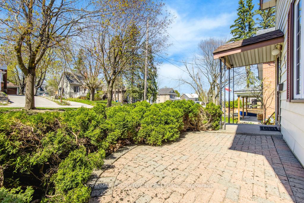 Photo 5 of 93 Jarvis Street, Orillia — HOMEH