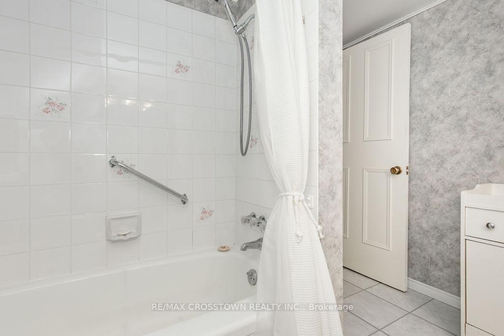 Photo 36 of 93 Jarvis Street, Orillia — HOMEH