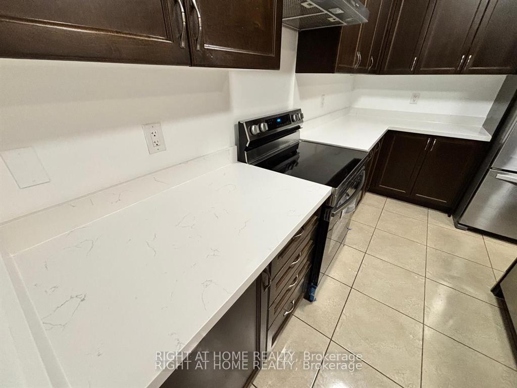 Photo 8 of 3471 Fourth Line, Oakville, Sixteen Hollow — HOMEH