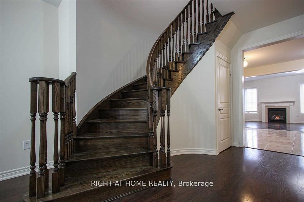 Photo 11 of 3471 Fourth Line, Oakville, Sixteen Hollow — HOMEH